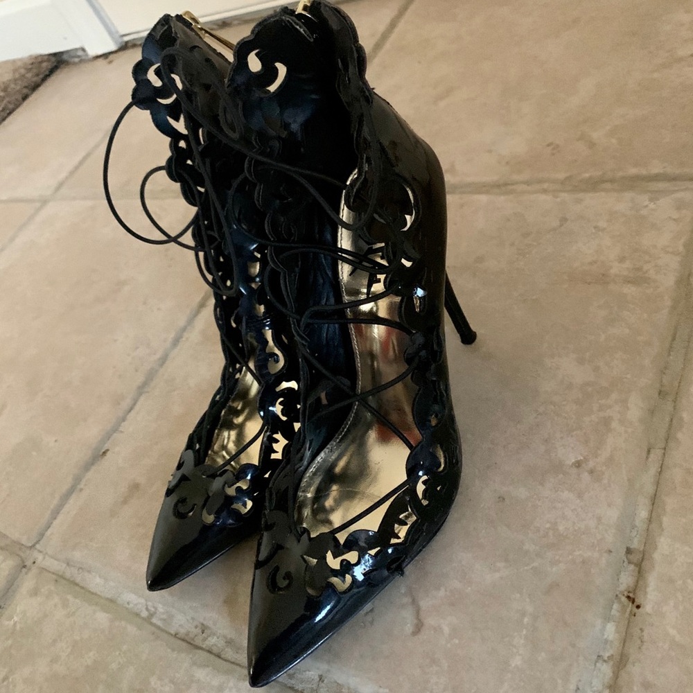 Black strappy Heels